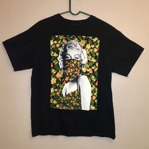 We Love Fine/Red Carpet Noir Marilyn Monroe Tee